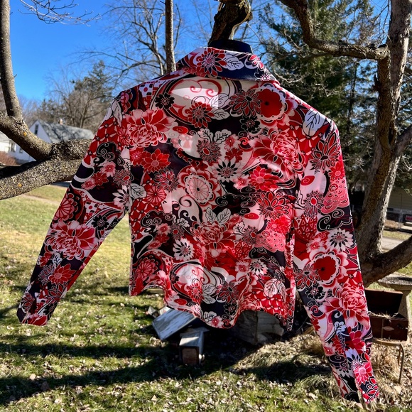 St John ruffled Pink and red flowered blouse, size 2 - Picture 5 of 7